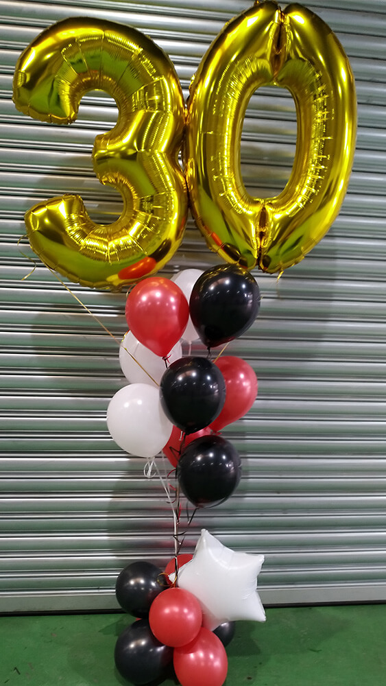 ballon boeket 30 jaar zwart rood wit - The Balloon Factory